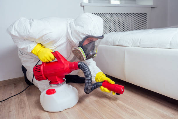 Best Exterminator Services  in Cedar Falls, IA