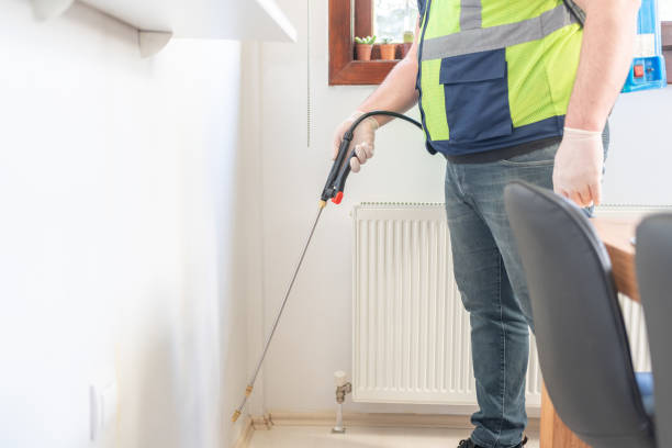 Best Residential Pest Control  in Cedar Falls, IA